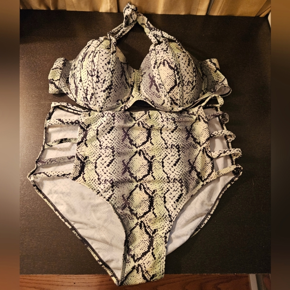 Highwaisted Snakeskin Print Bikini Set
